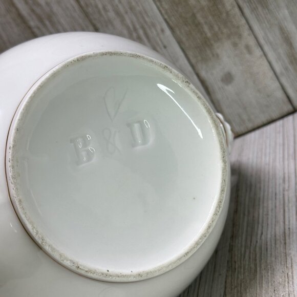 Vtg B&D Porcelain White Tea Pot with Gold Accents Handle Spout Lid 10" Tall - Picture 7 of 15